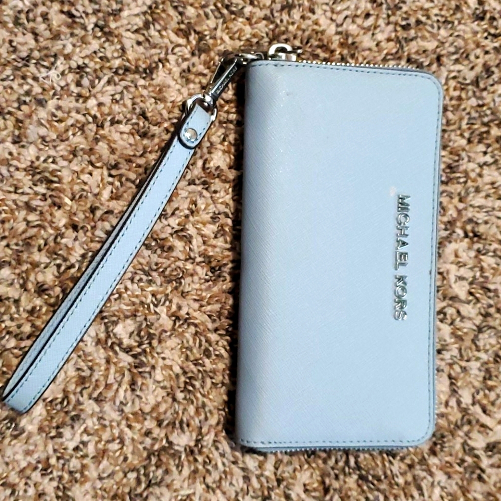 Michael Kor zipped wallet